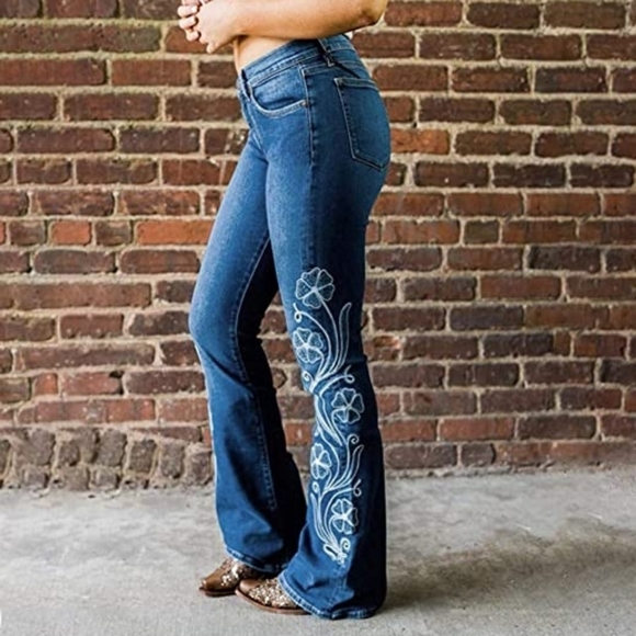 🌸Adorable Embroidered Jeans🌸 - Picture 6 of 9